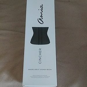 Waist cincher by Amia